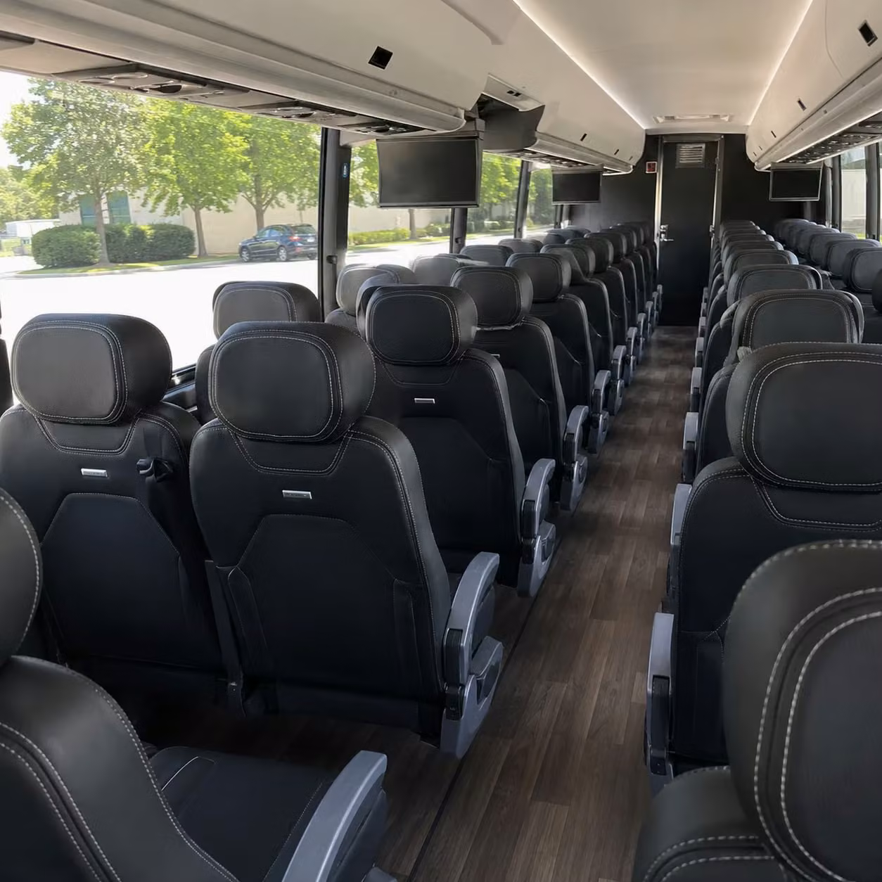 huntsville groups heading to chattanooga memphis or new orleans travel better by charter bus
